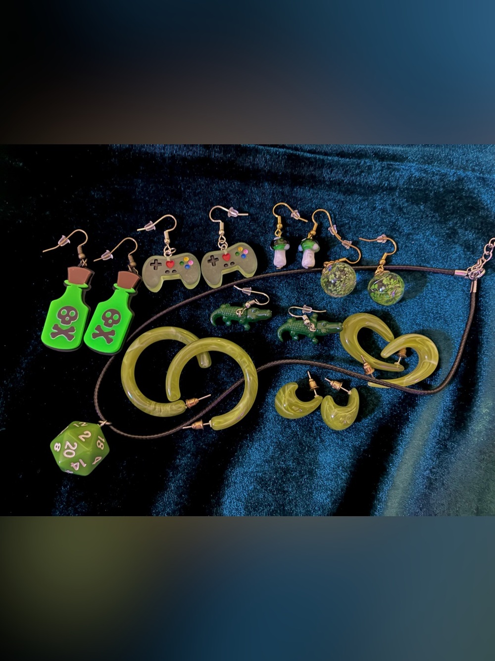 BUNDLE—Green Jewelry Earrings Necklave Gamer Handmade Nerd Gift Set 💚🦎🐊🟩